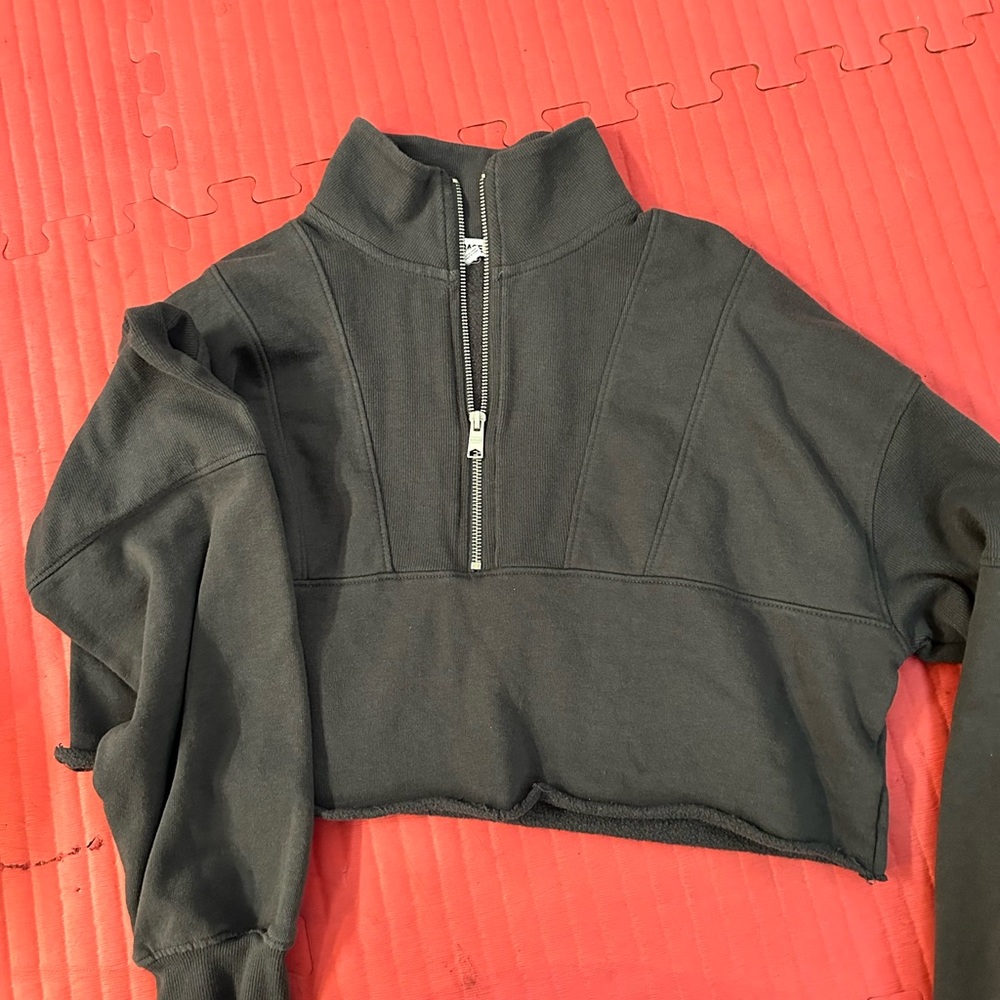 Small crop sweater